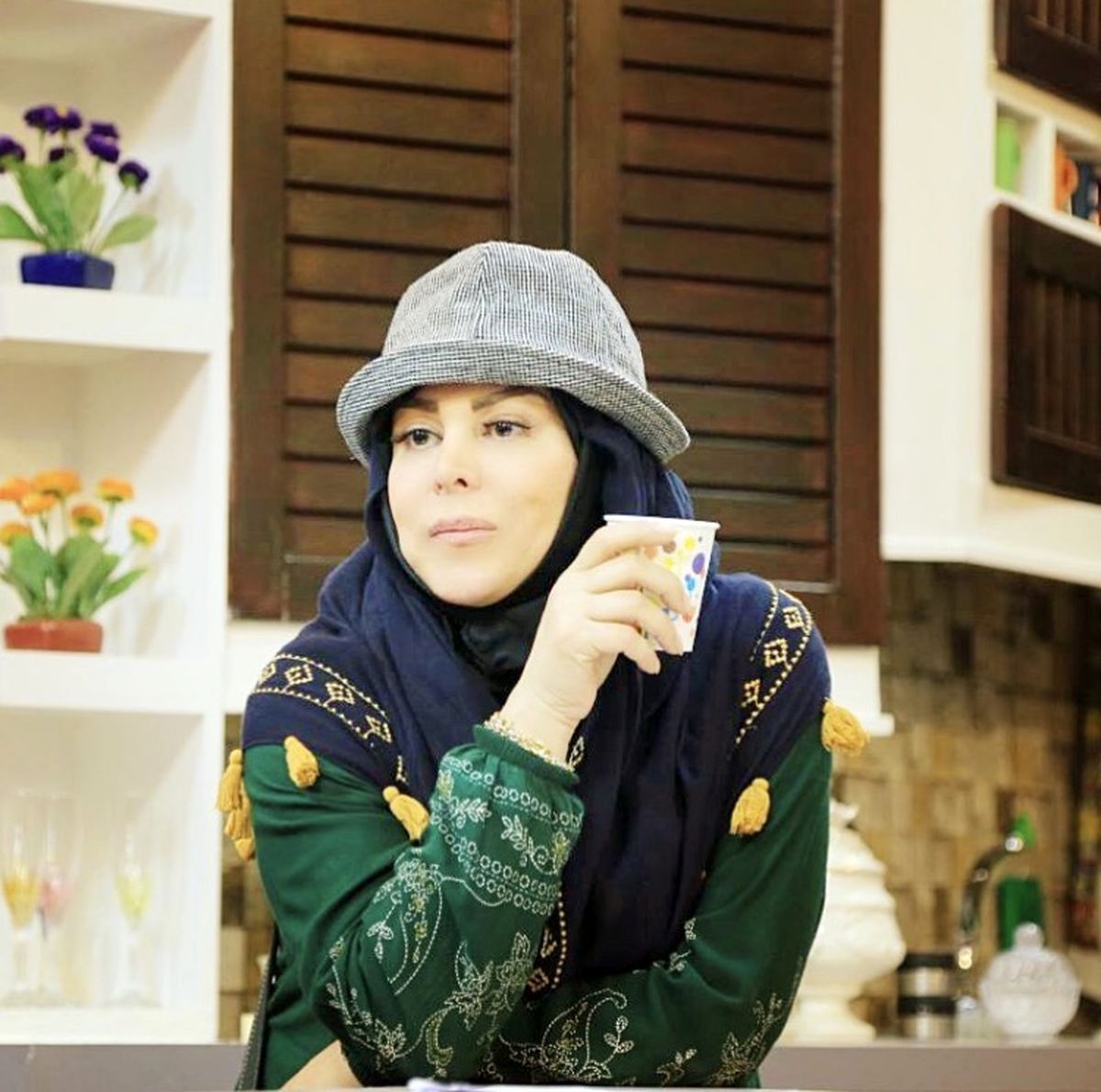 فلور نظری با کلاه + عکس