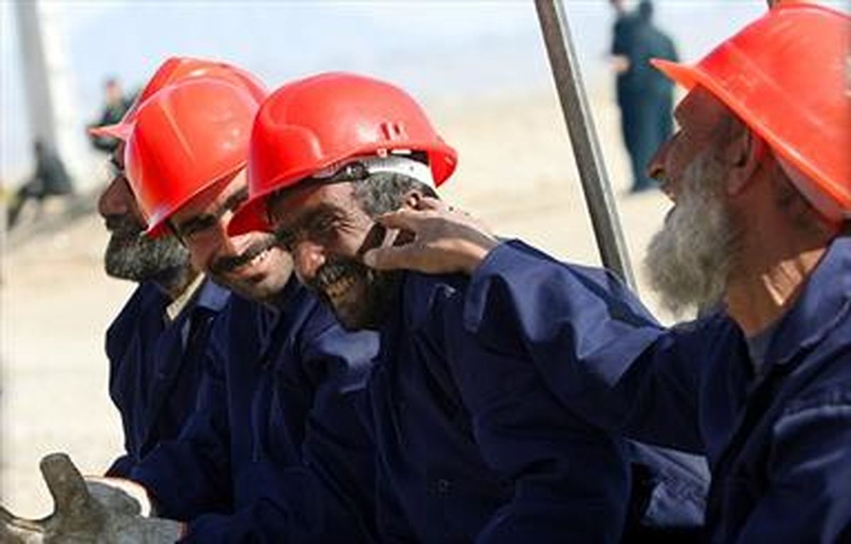 کارگران حرف‌هایشان را یکی می‌کنند