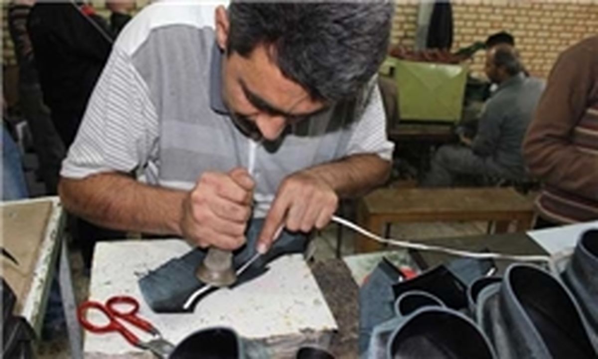 پلمب ۱۰۰ واحد تولیدی کفش در باغ سپهسالار تهران