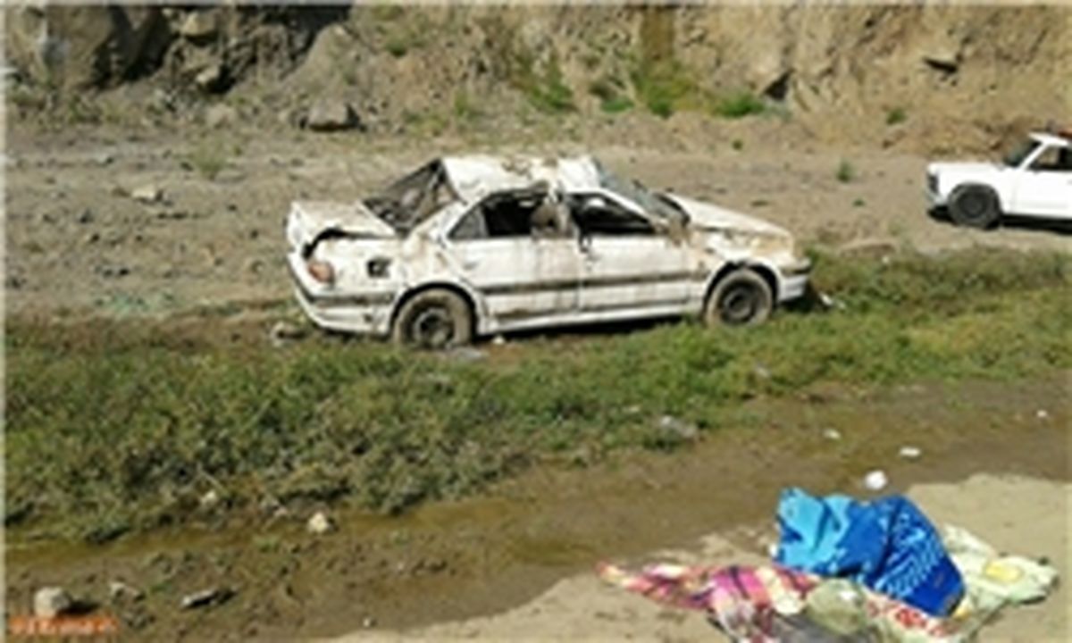 واژگونی یک دستگاه پژو ٤٠٥ در محور تبریز-آذرشهر