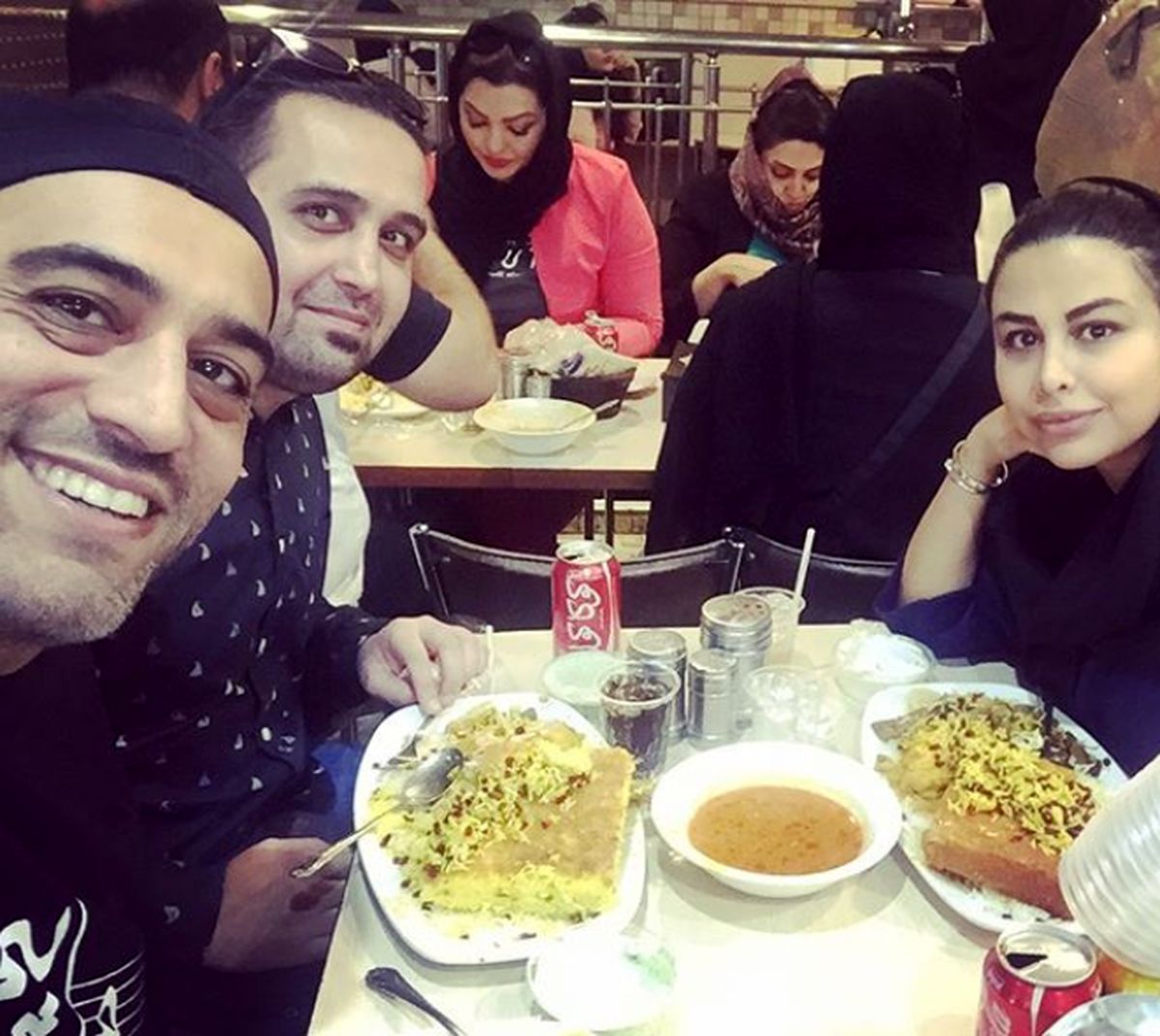 رستوران گردی پسر و عروس بازیگر داریوش ارجمند