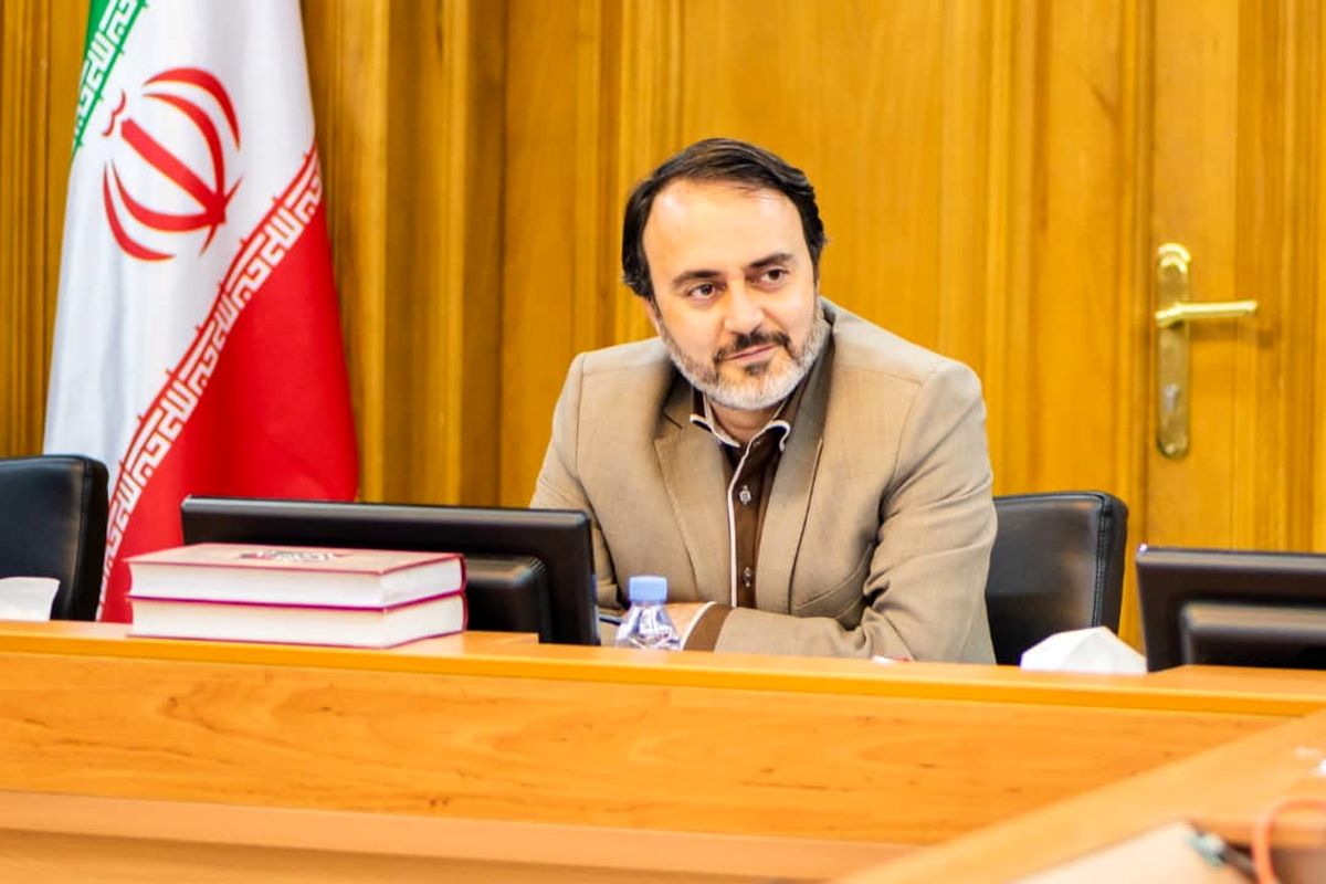 معاونت خدمات شهری نسبت به ایجاد ستاد برف روبی اهتمام بیشتری داشته باشد