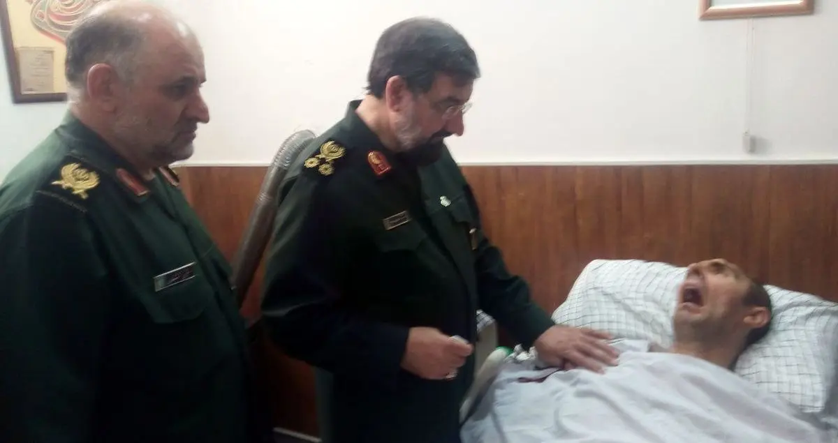 رضایی از جانباز صد در صدی خرم آباد عیادت کرد