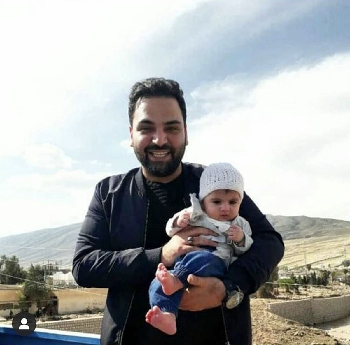 احسان علیخانی بچه به بغل شد + عکس