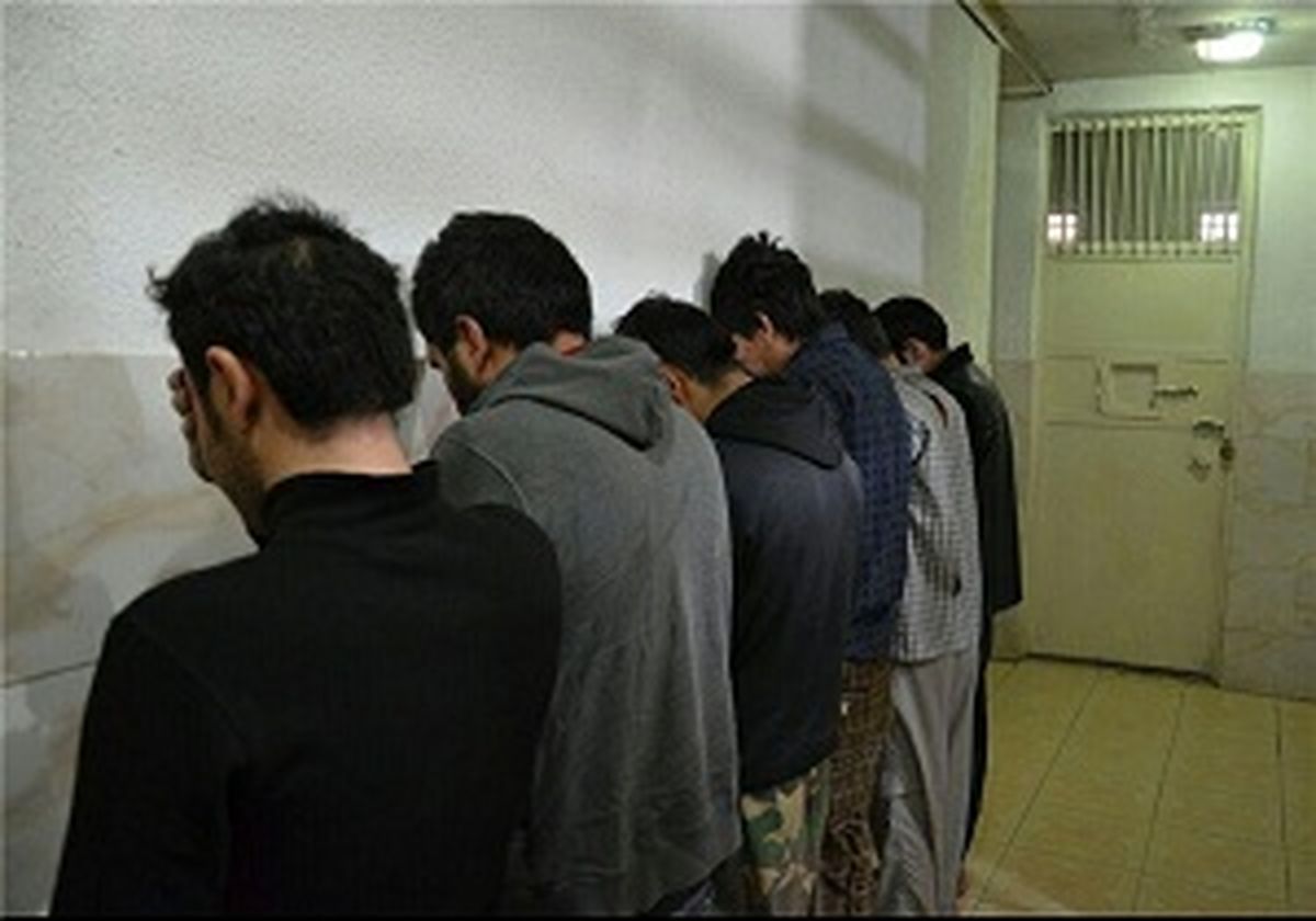 دستگیری ۶ مرد با پوشش زنانه در مسیر راهپیمایی اربعین
