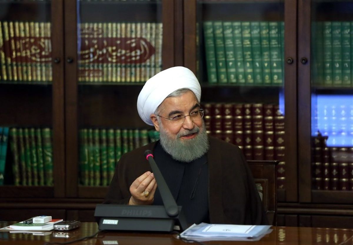 حسن روحانی: مشکلات پیچیده جامعه با حرف و شعار حل نمی‌شود