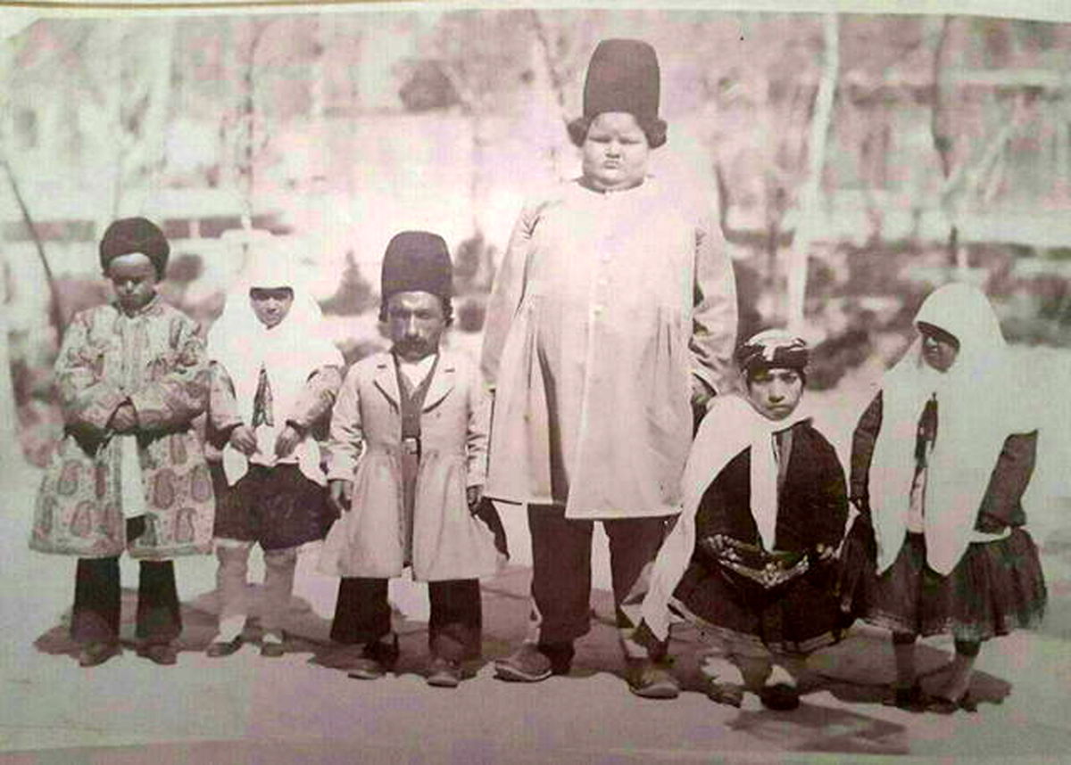 نخستین سلفی قاجارها را در کاخ گلستان ببینید/عکس