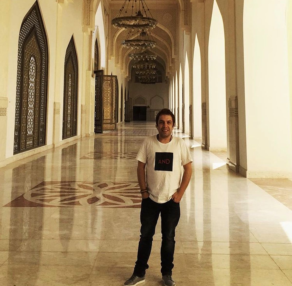 سفر کمدین معروف به قطر + عکس