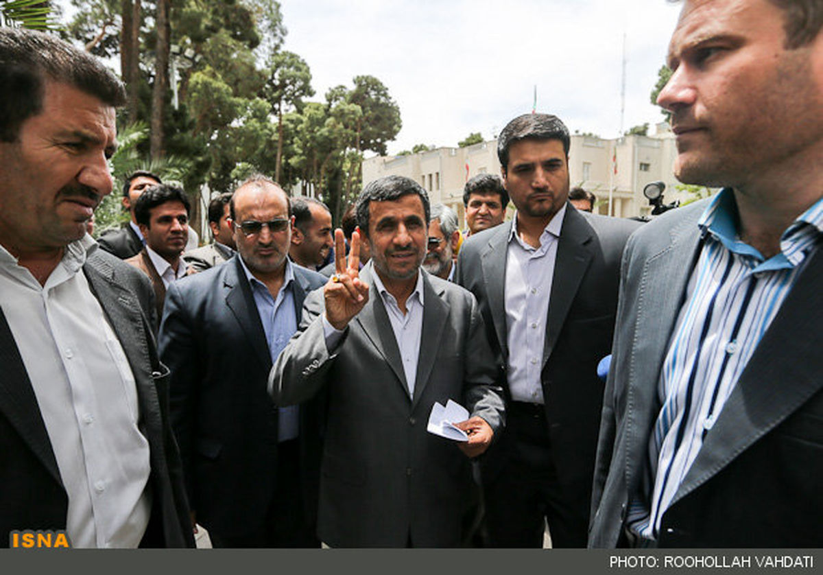 احمدی‌نژاد: ردصلاحیت مشایی را ازطریق رهبری پی‌گیری می‌کنم