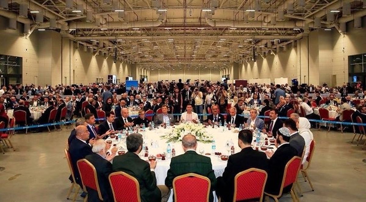 مراسم افطاری اردوغان جنجال آفرید +عکس