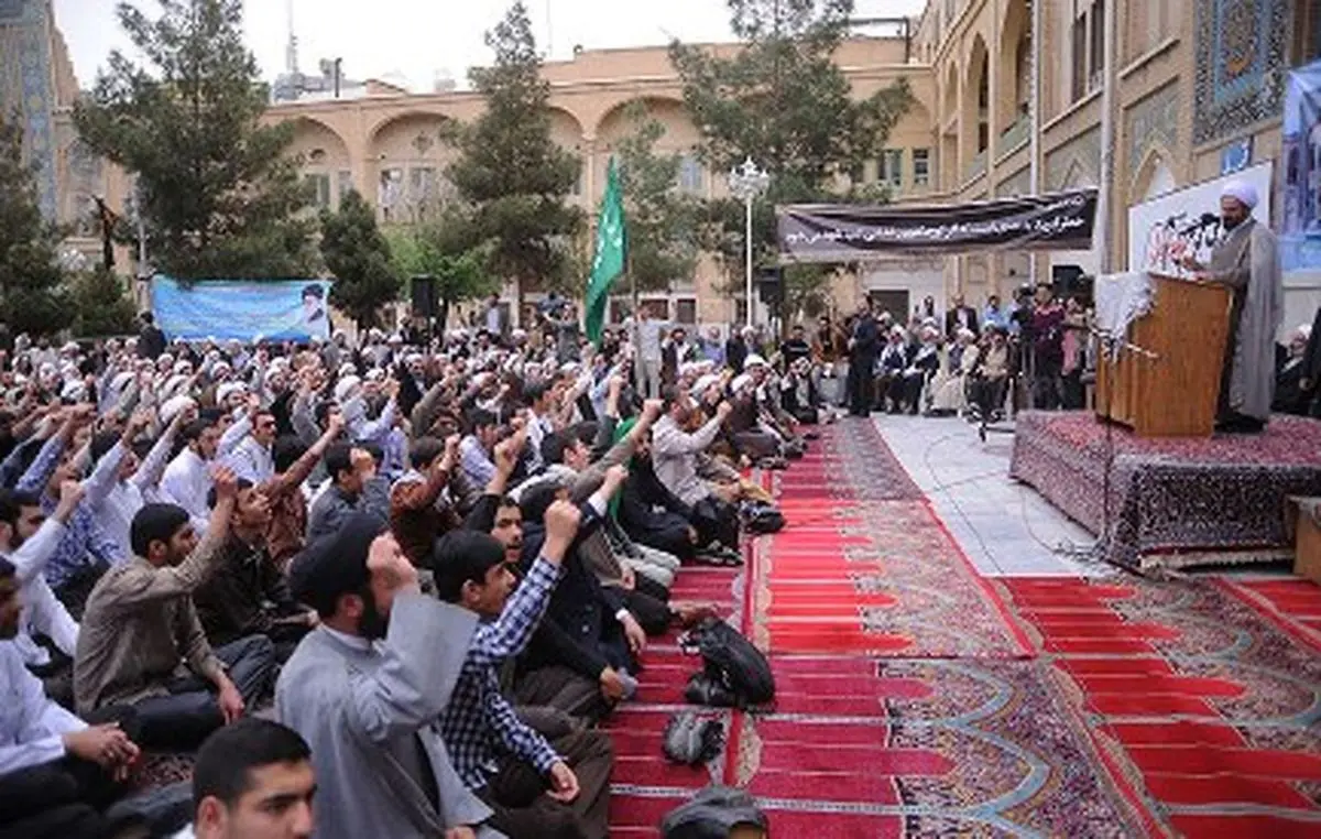 آیا کارکرد حوزویان همیشه سلبی باید باشد؟