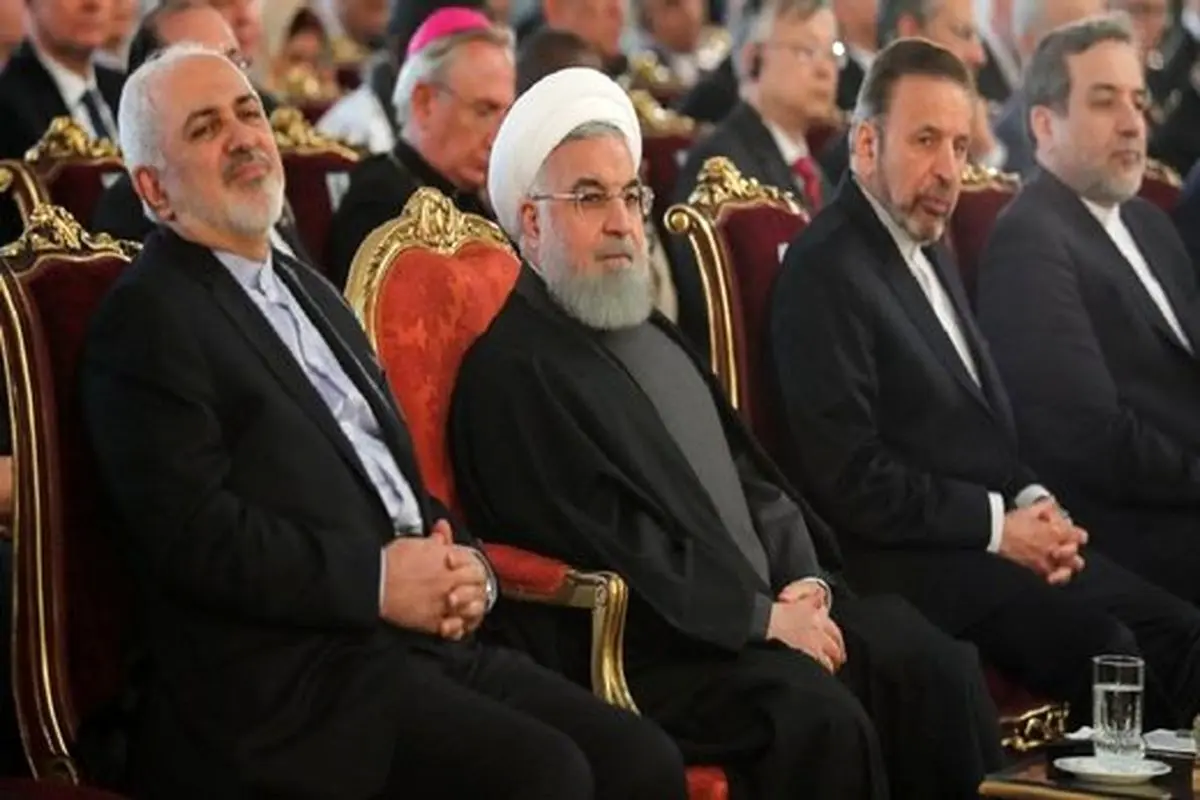 توئیتر:دولت پذیرش استعفای ظریف را قویا تکذیب کرد