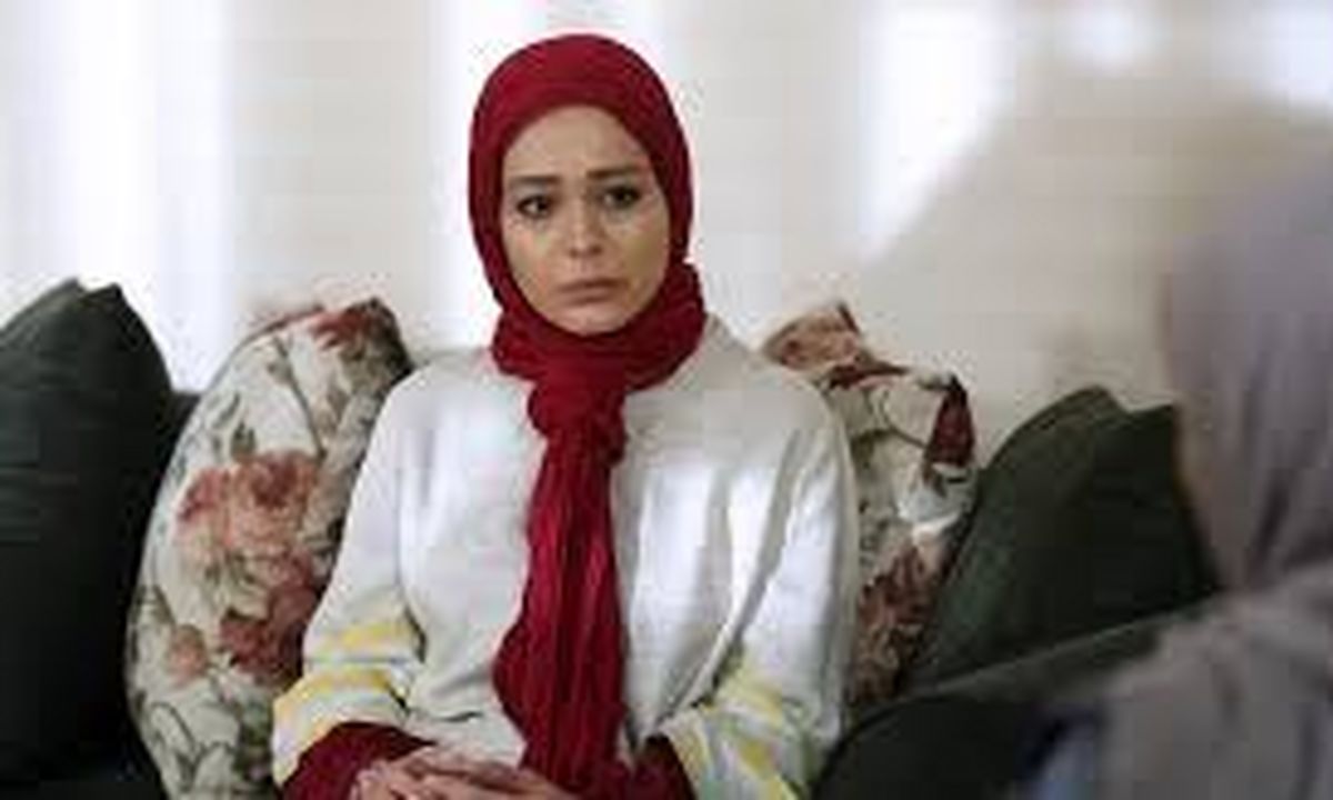 پست خندان سانیا سالاری
