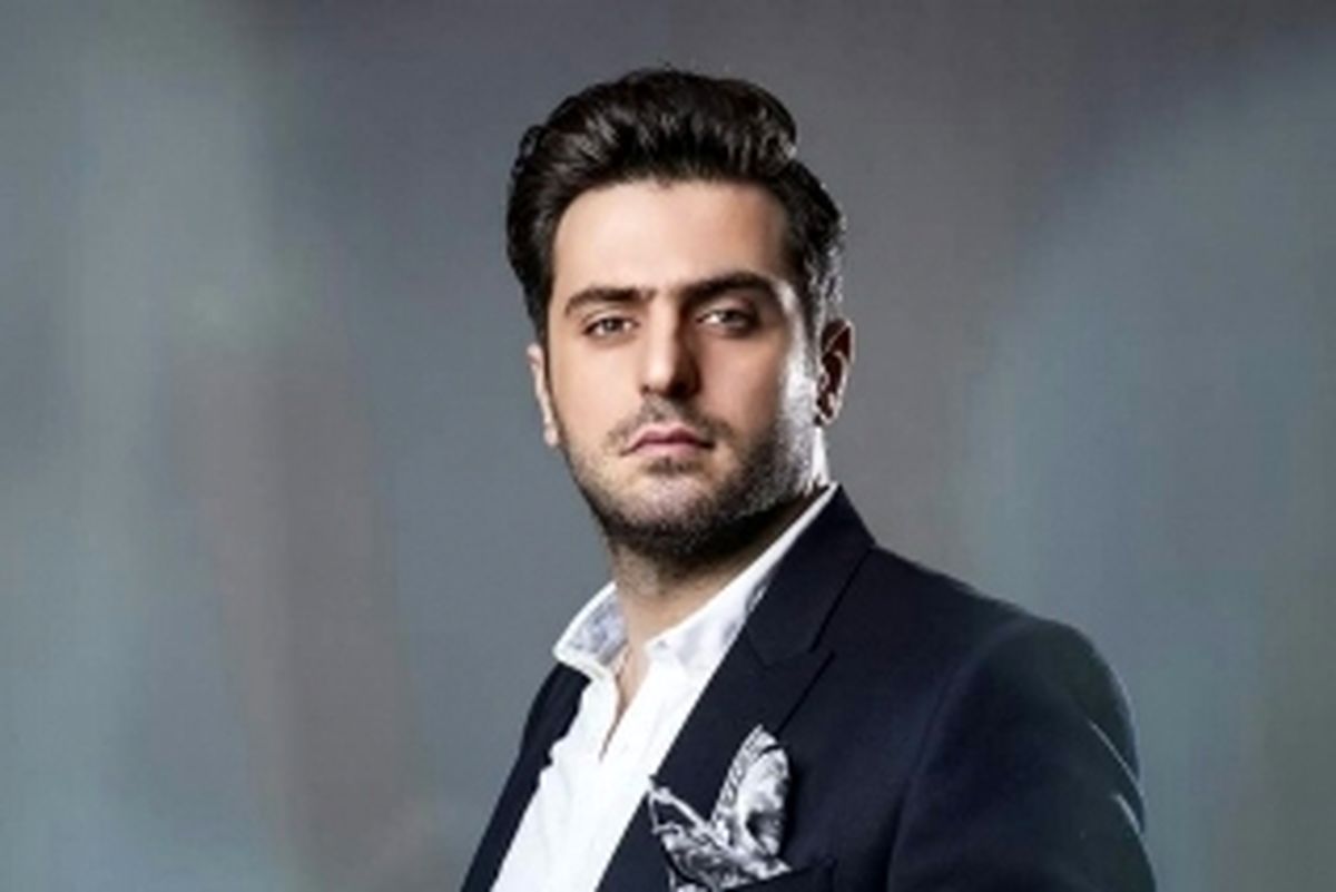 علی ضیاء مجری تحویل سال شبکه یک شد