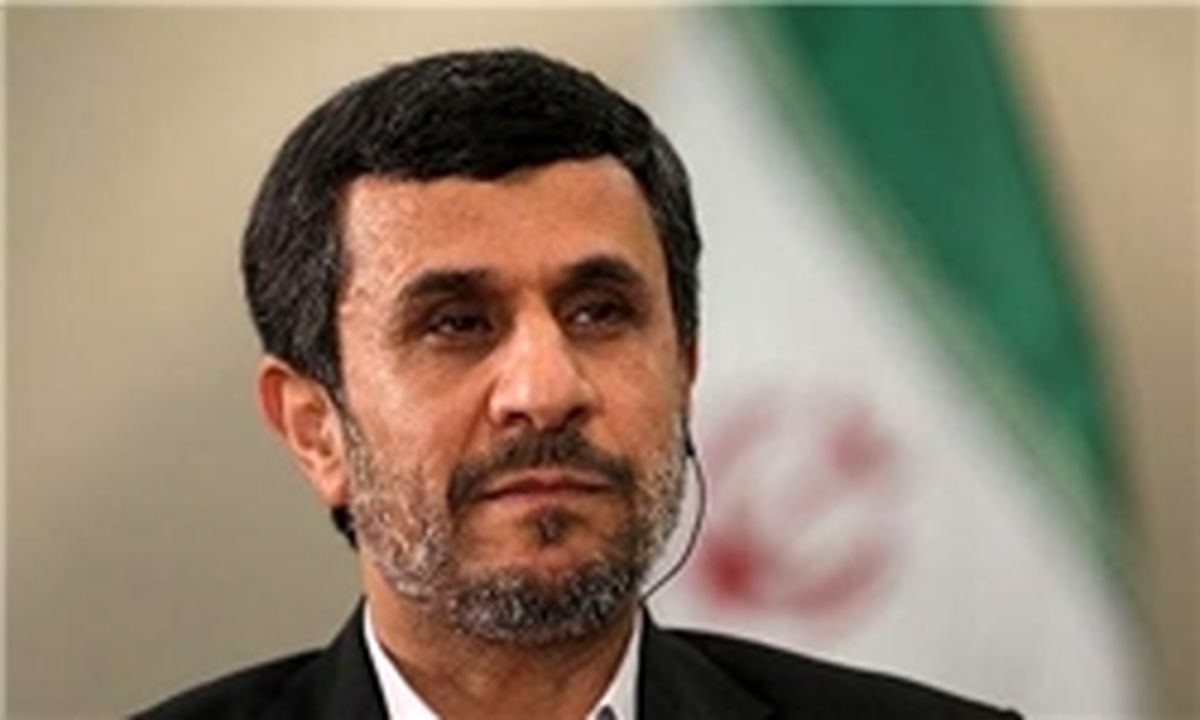 حضور احمدی‌نژاد در مراسم یادبود هوگو چاوز