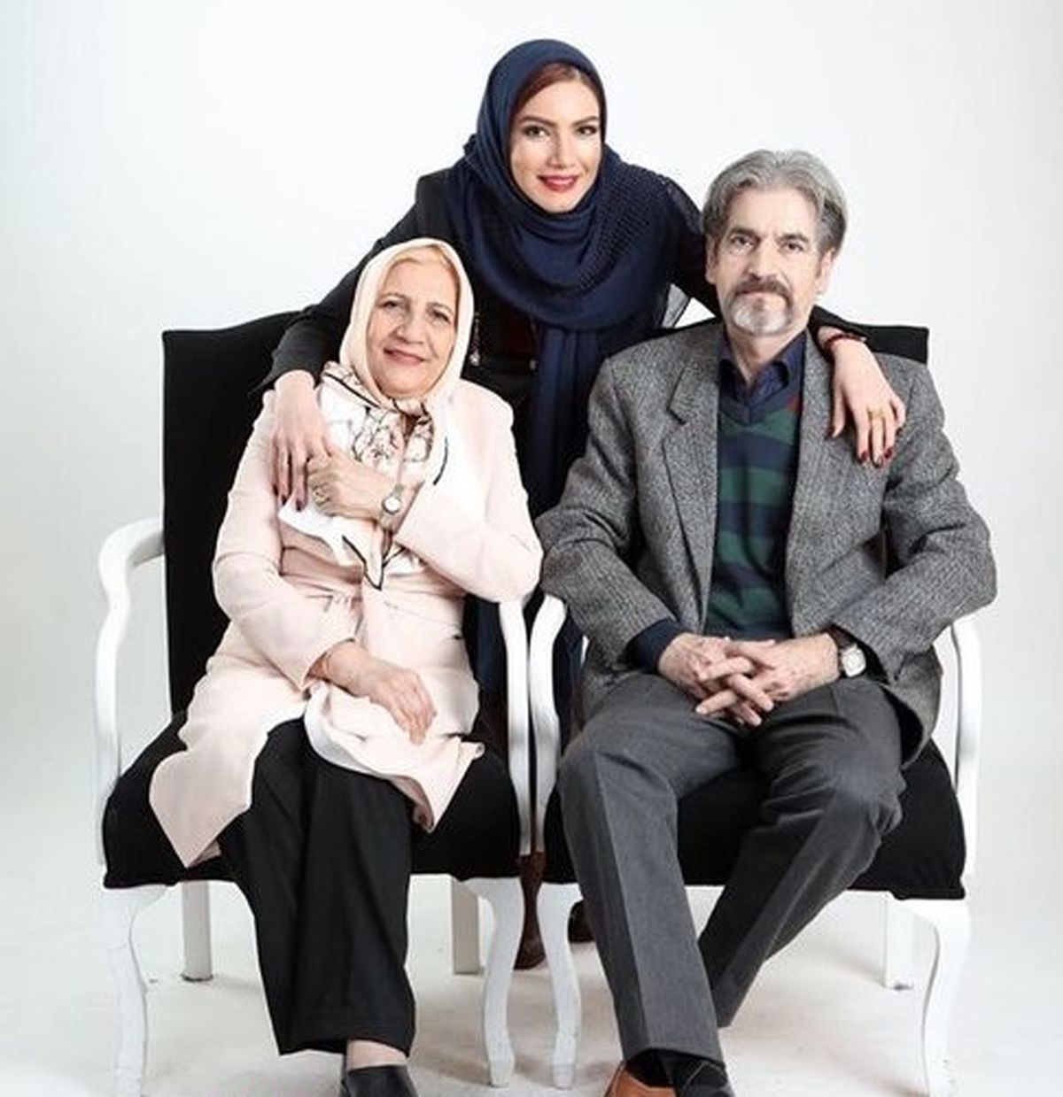 متین ستوده و خانواده اش + عکس