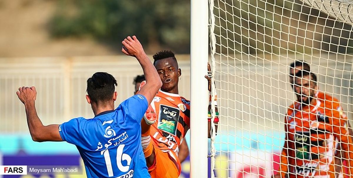 سارفو در مورد اخراج مقابل استقلال توضیح داد
