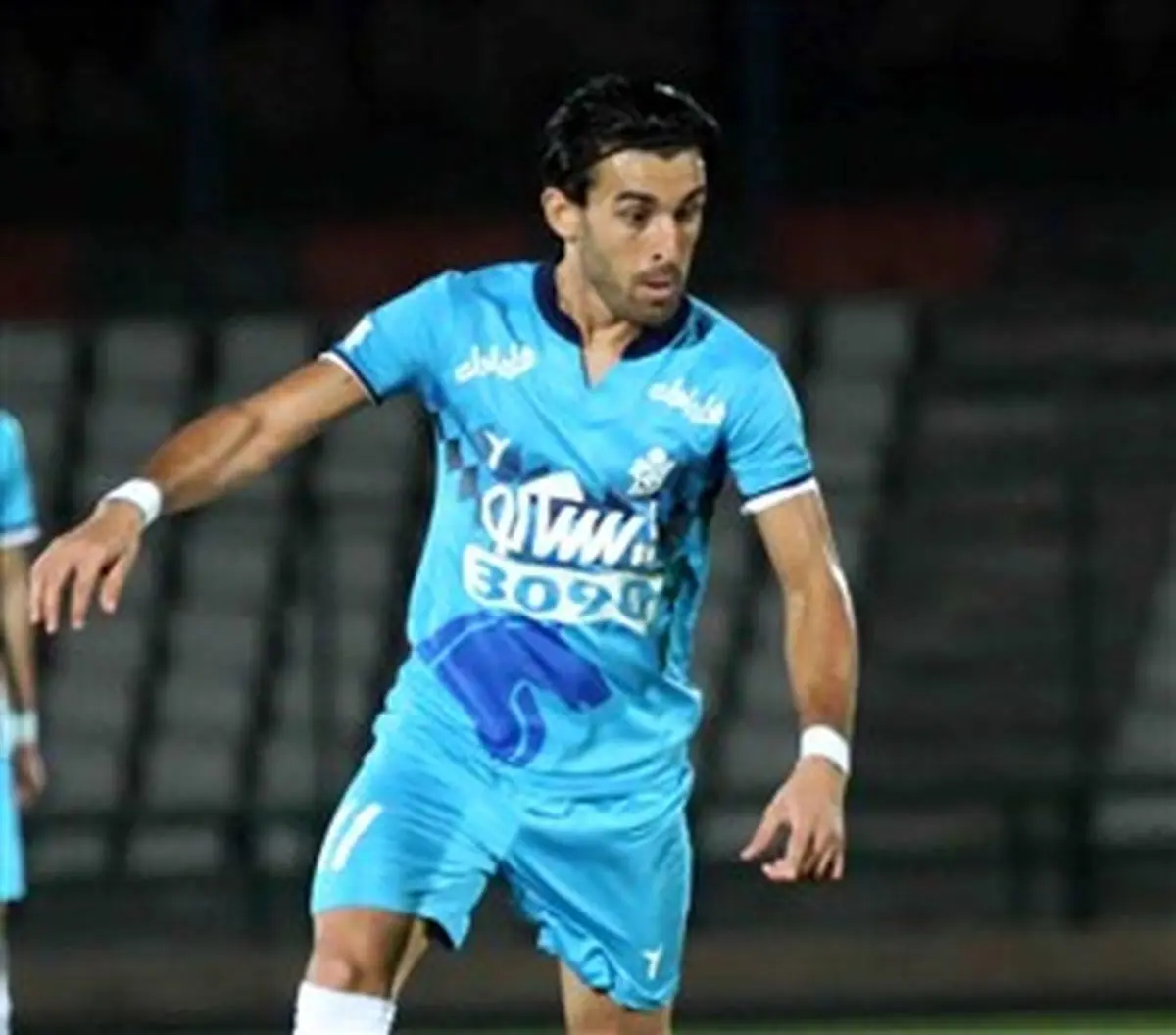 تنبیه  سخت فوتبالیست مشهور ایرانی!