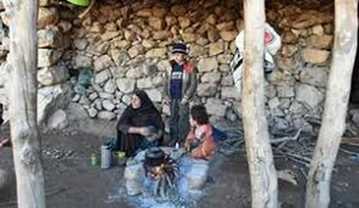 این زن جوان با ۲ فرزندش در کوه زندگی‌ می‌کنند
