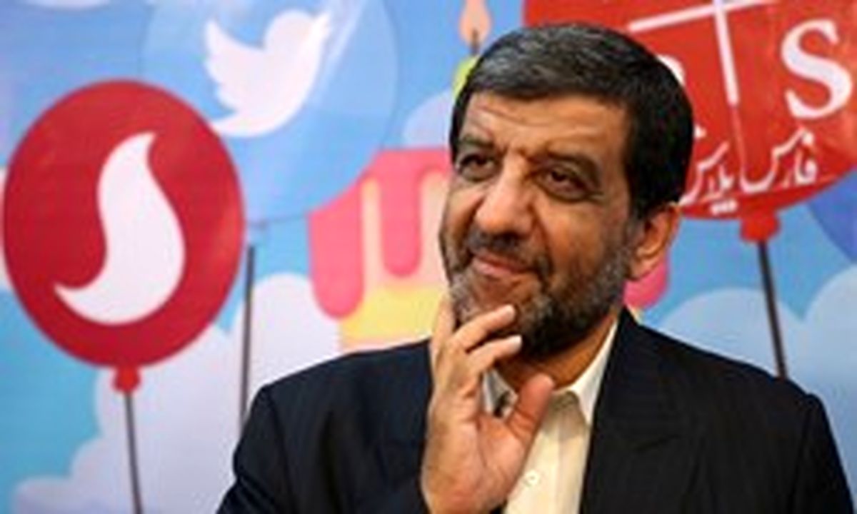 سلفی ضرغامی با یک ساقی +عکس