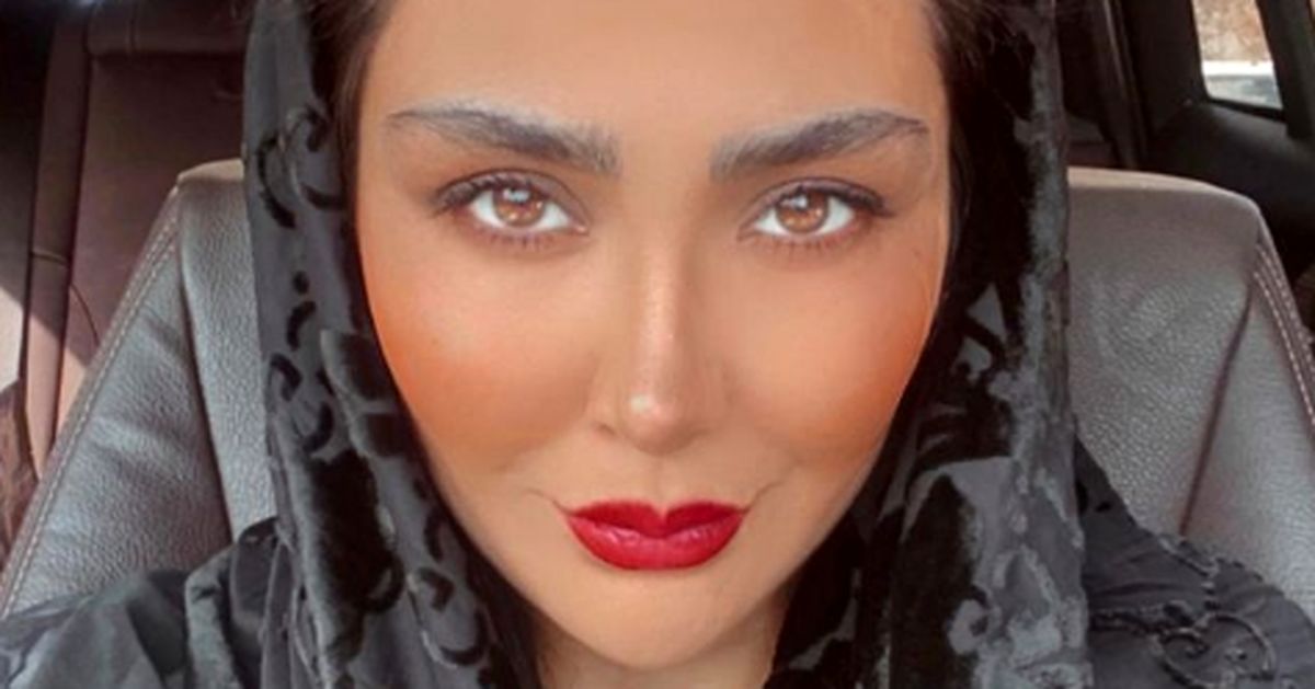 سلفی مریم معصومی در ماشینش با آرایش غلیظ + عکس