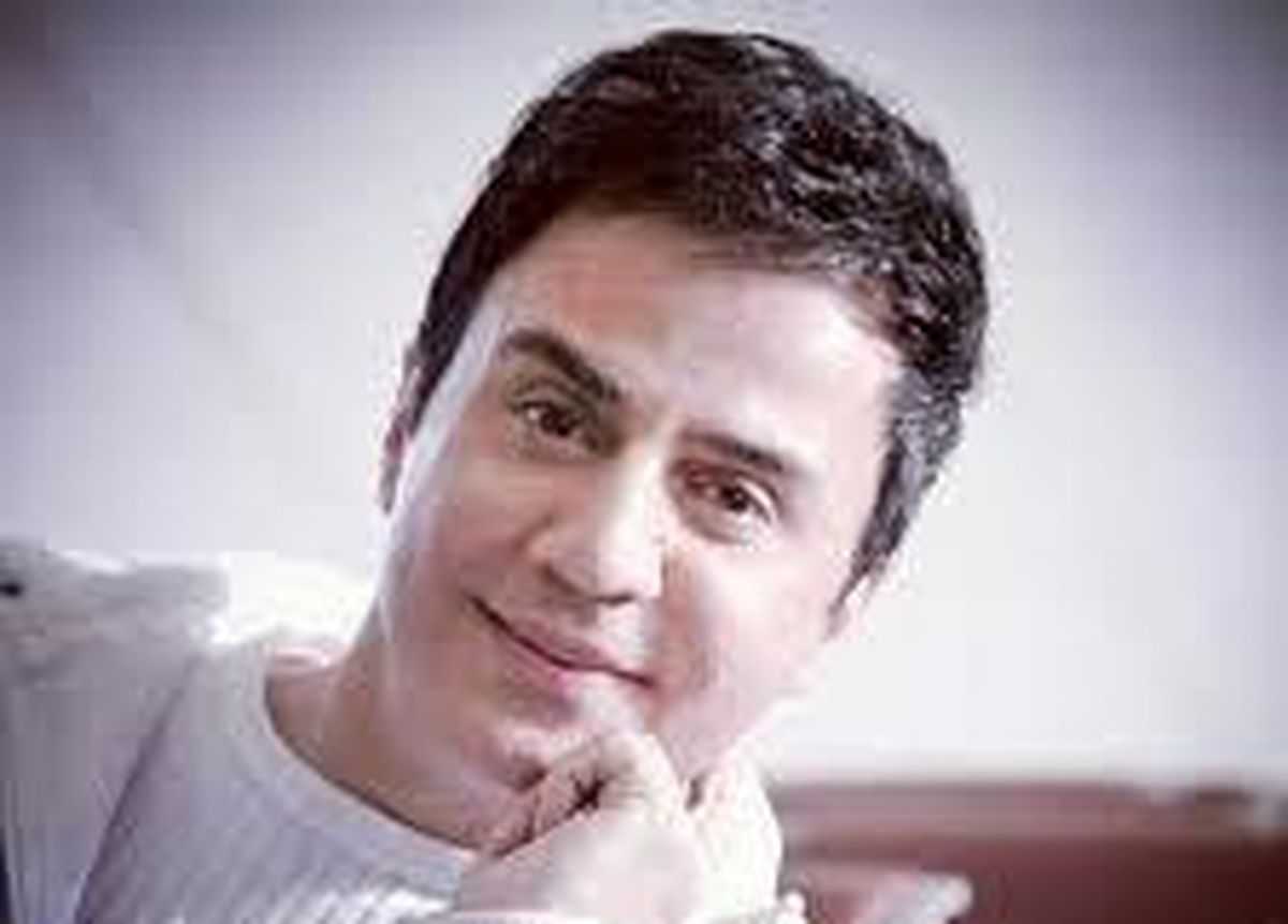 عموپورنگ در کنار دو بازیگر مشهور
