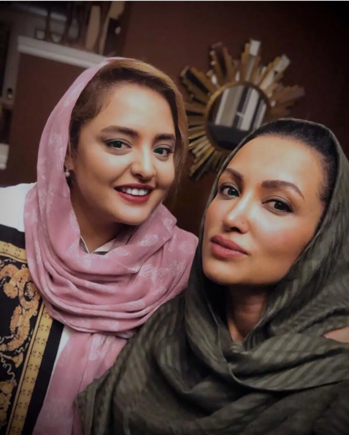 سلفی ستایش به همراه دوست بازیگرش
