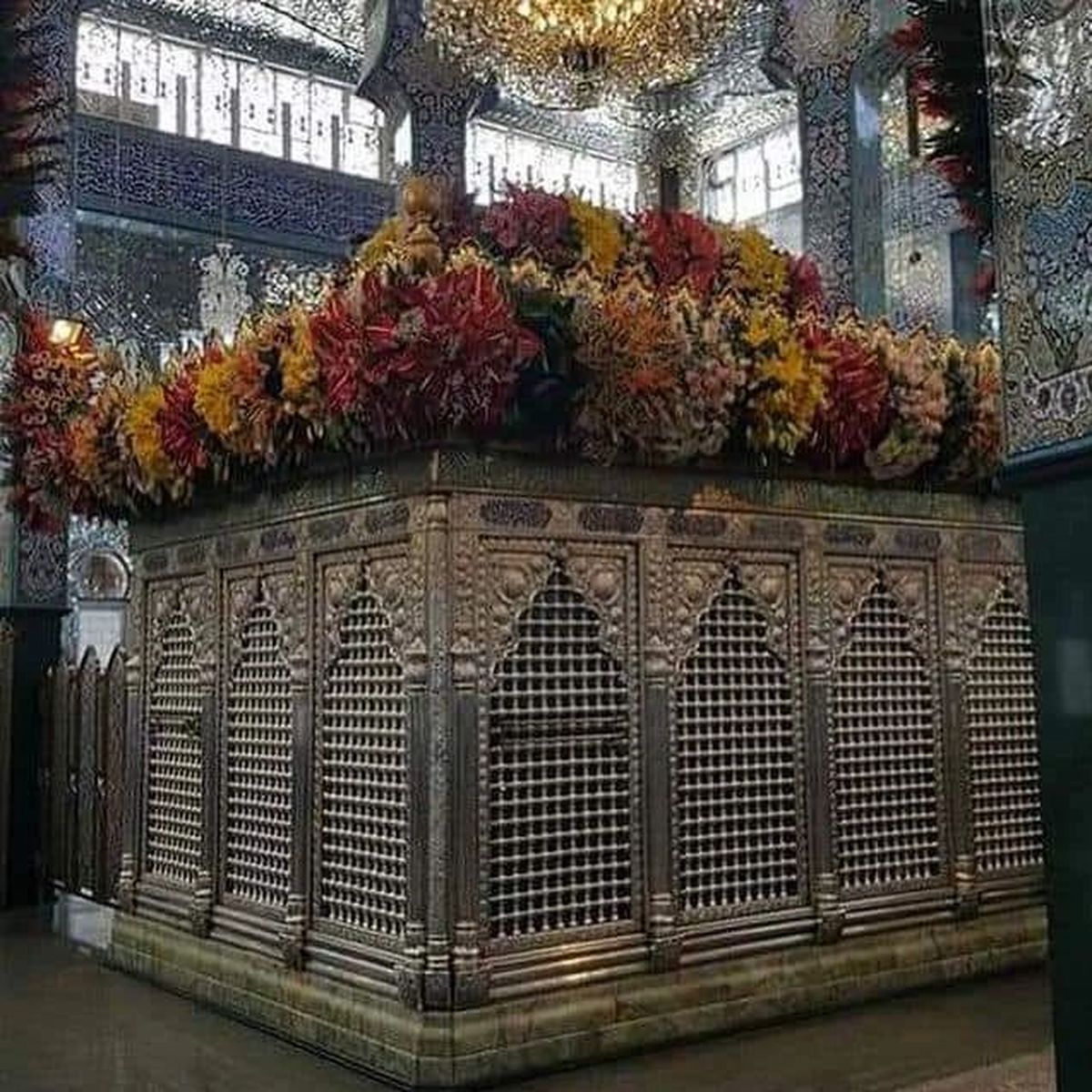 ضریح جدید حرم حضرت زینب(س) رونمایی شد + عکس