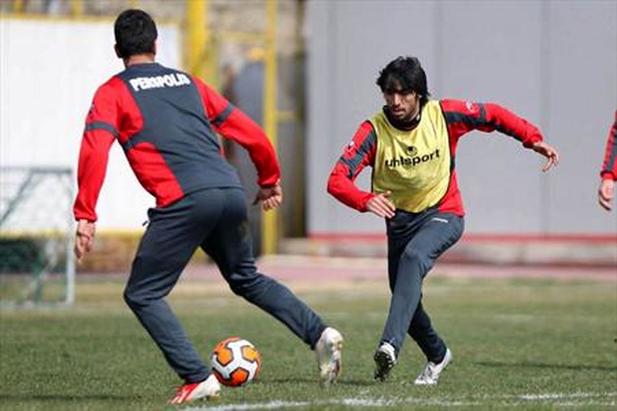 استقلال هم پولم را نمی دهد/ کاریکاتور