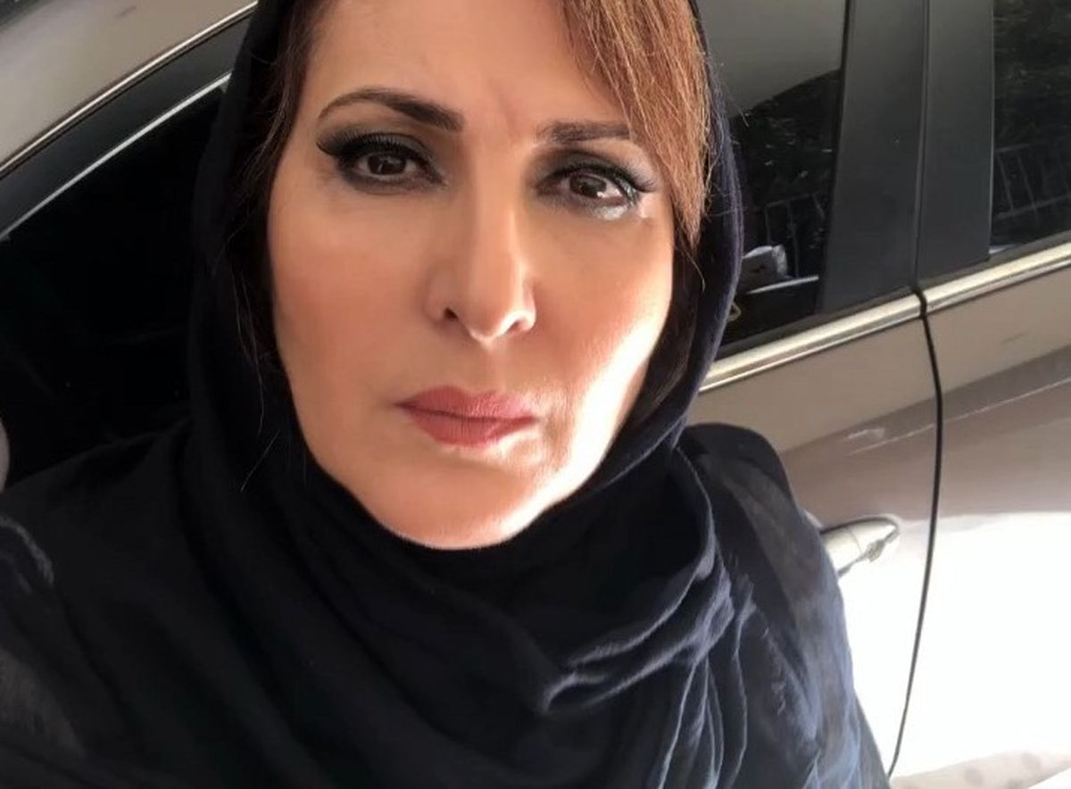 فاطمه گودرزی و ماشینش در پمپ بنزین+عکس