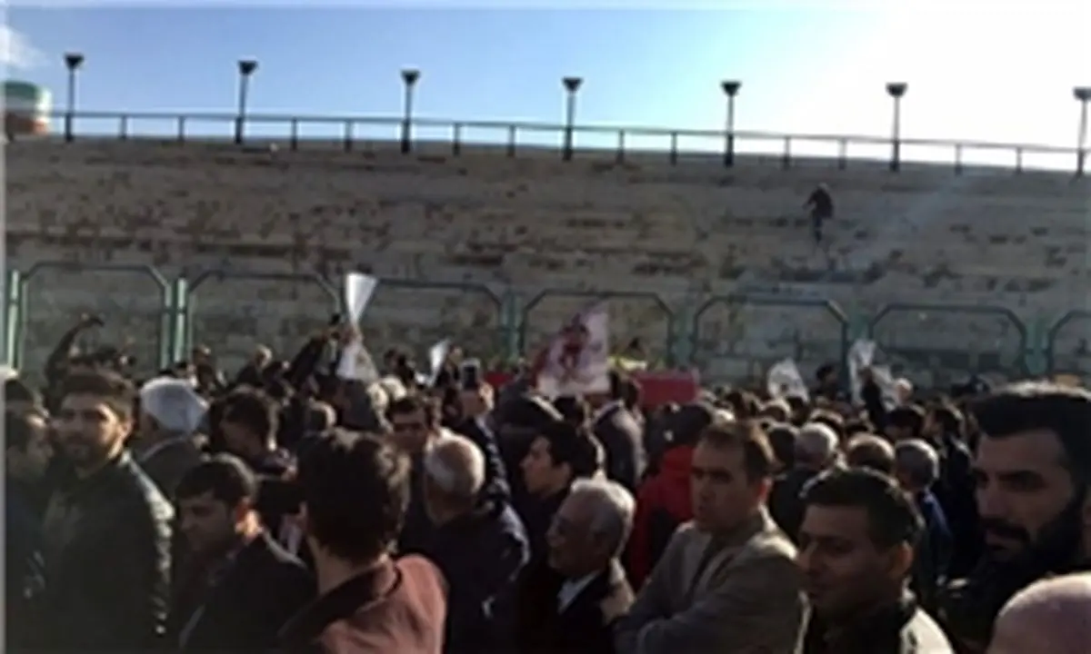 همه شرکت‌کنندگان در مراسم تشییع پیکر سرطلایی+ تصاویر