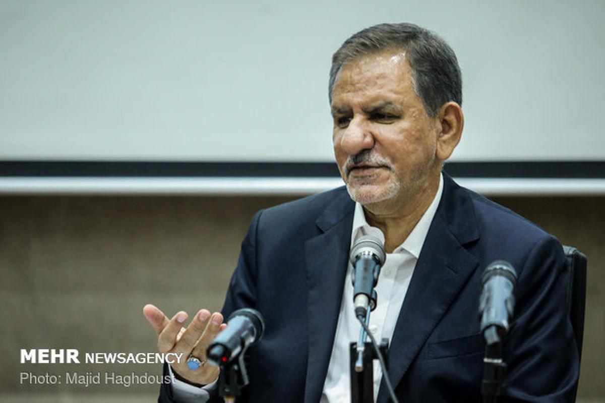 نباید خط و مشی سیاسی مدیران ملاک قرار گیرد