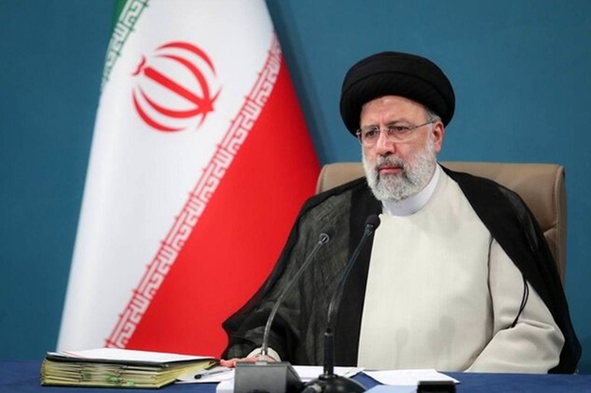 کسانی که تخلف آن‌ها در فولاد محرز شده برکنار و به تخلفاتشان در مراجع صالح رسیدگی شود