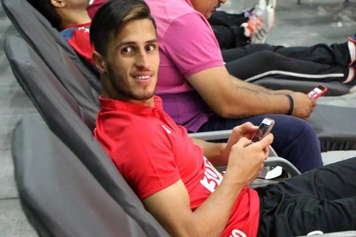 خسارت به اتومبیل آقای گل پرسپولیس
