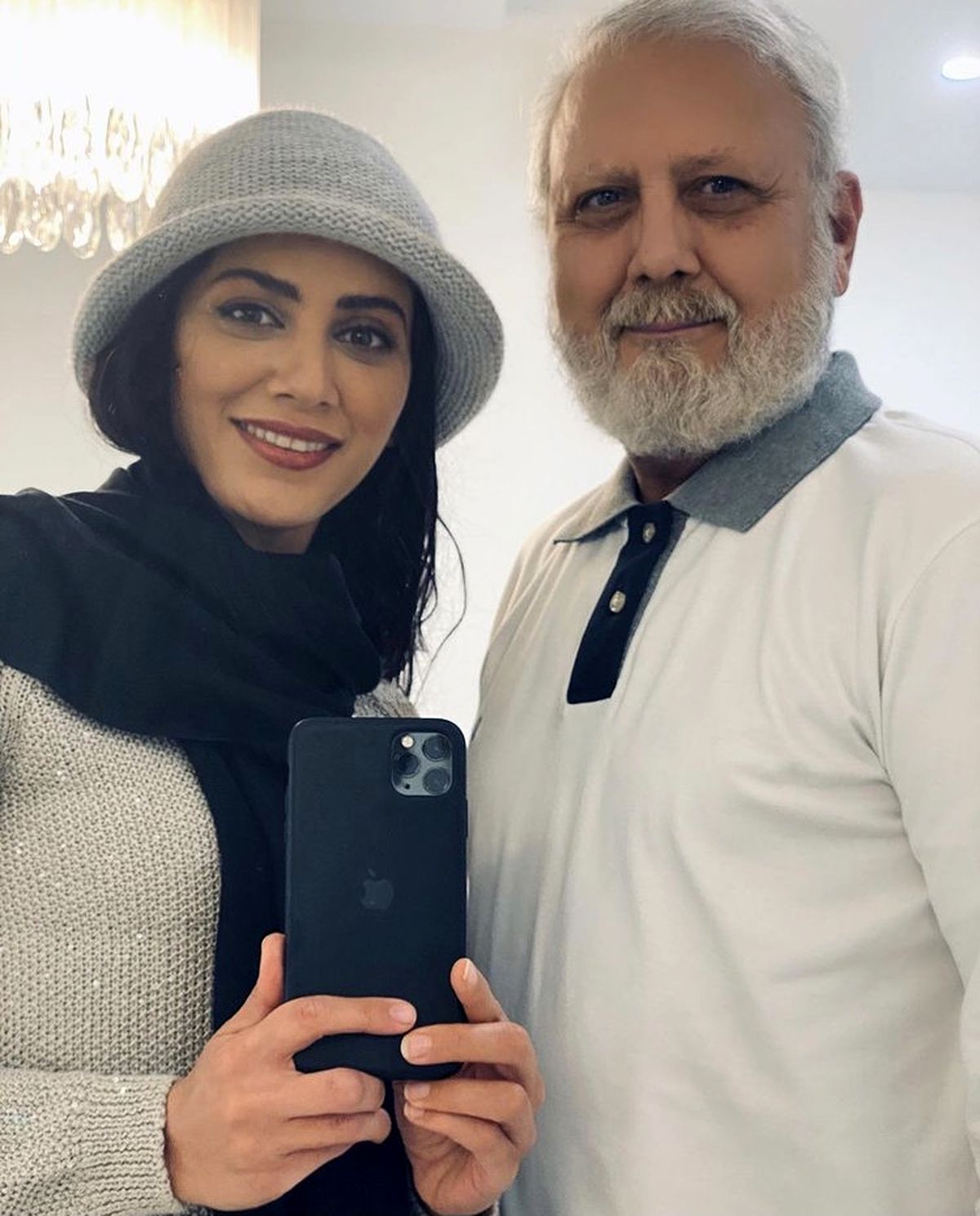 مونا فرجاد و پدرش + عکس