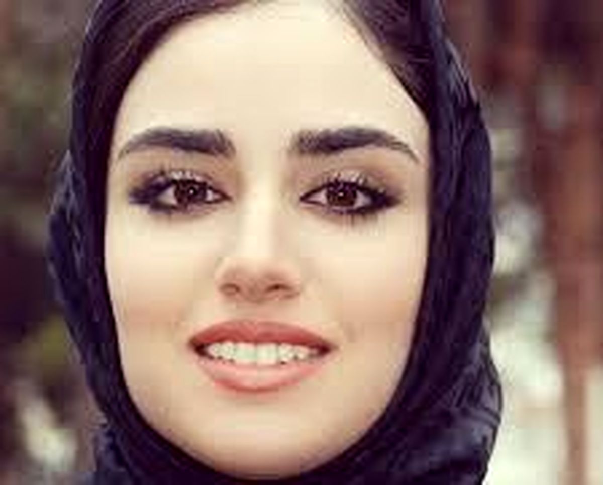 ژست جالب هانیه غلامی در این عکس 
