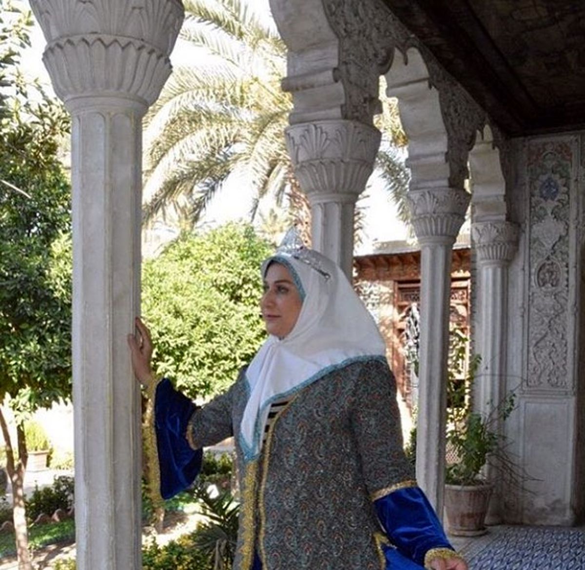 خانم گوینده جدی خبر با تیپی متفاوت +عکس