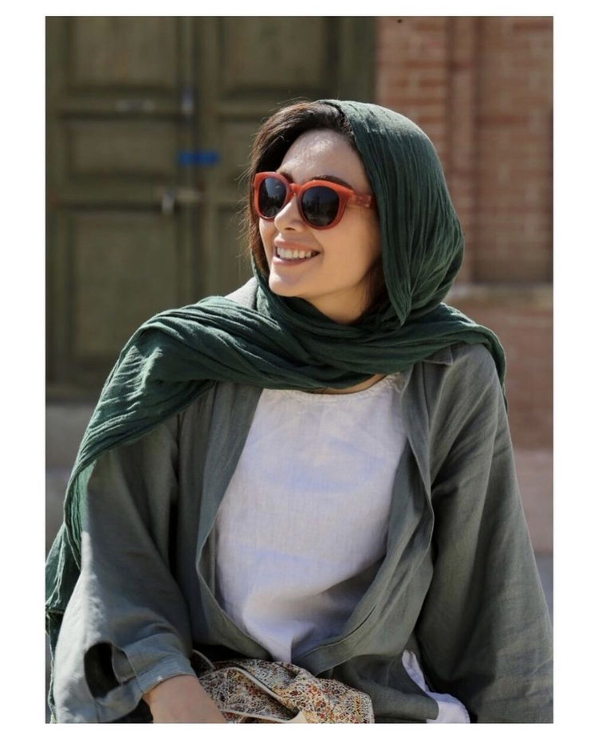 تیپ ساده دیبا زاهدی + عکس