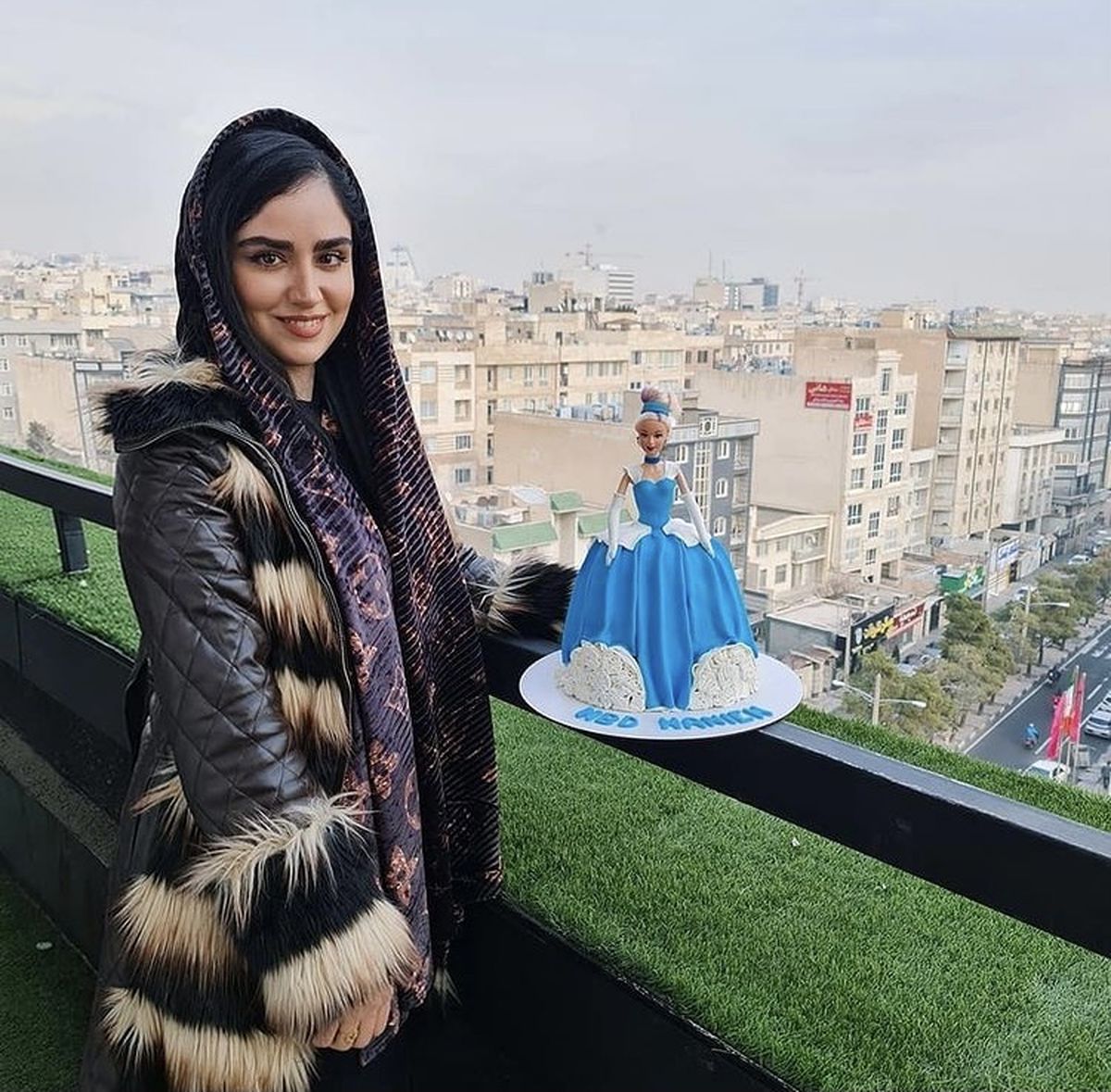 کیک تولد باربی هانیه غلامی + عکس