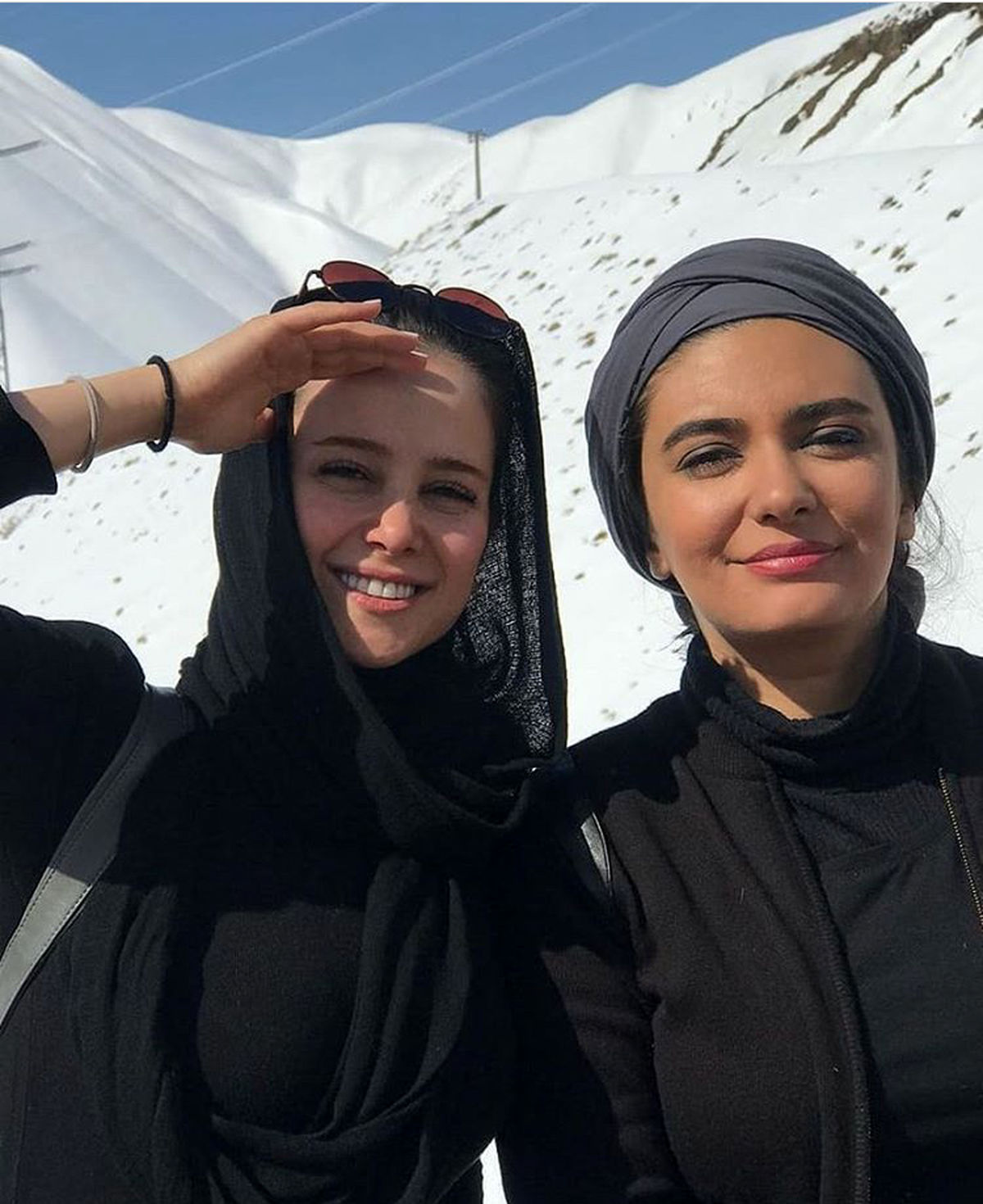 لیندا کیانی و الناز حبیبی در دل کوه های برفی + عکس