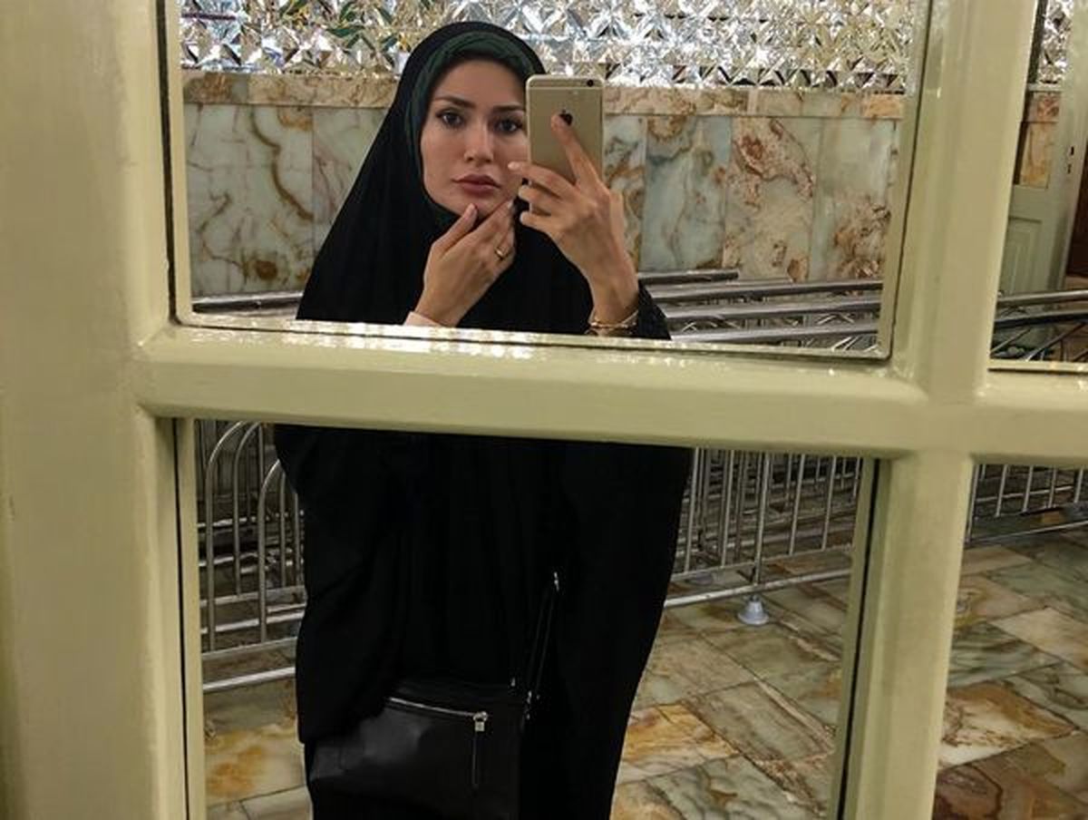 تازه عروس مشهور در حرم امام رضا (ع) + عکس