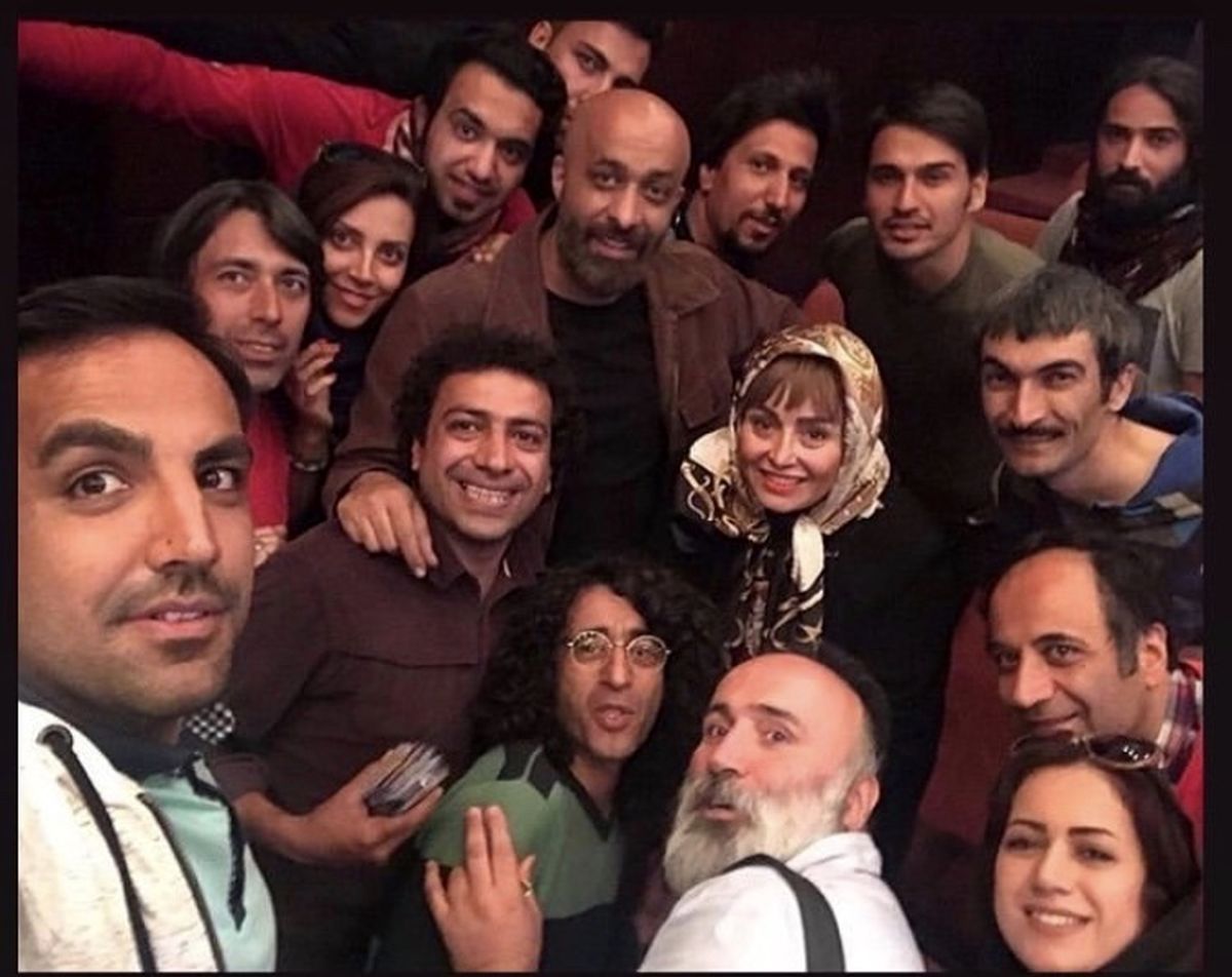 سلفی دست جمعی بازیگران حمال طلا + عکس