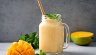 طرز تهیه اسموتی انبه با 10 ترکیب متفاوت و خوشمزه