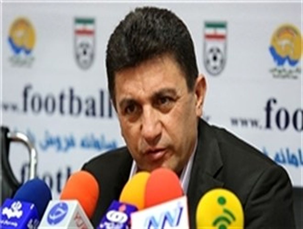 قلعه‌نویی: نعوذبالله مگر از نقل و انتقال بازیکن پولی نصیبم می‌شود؟ !