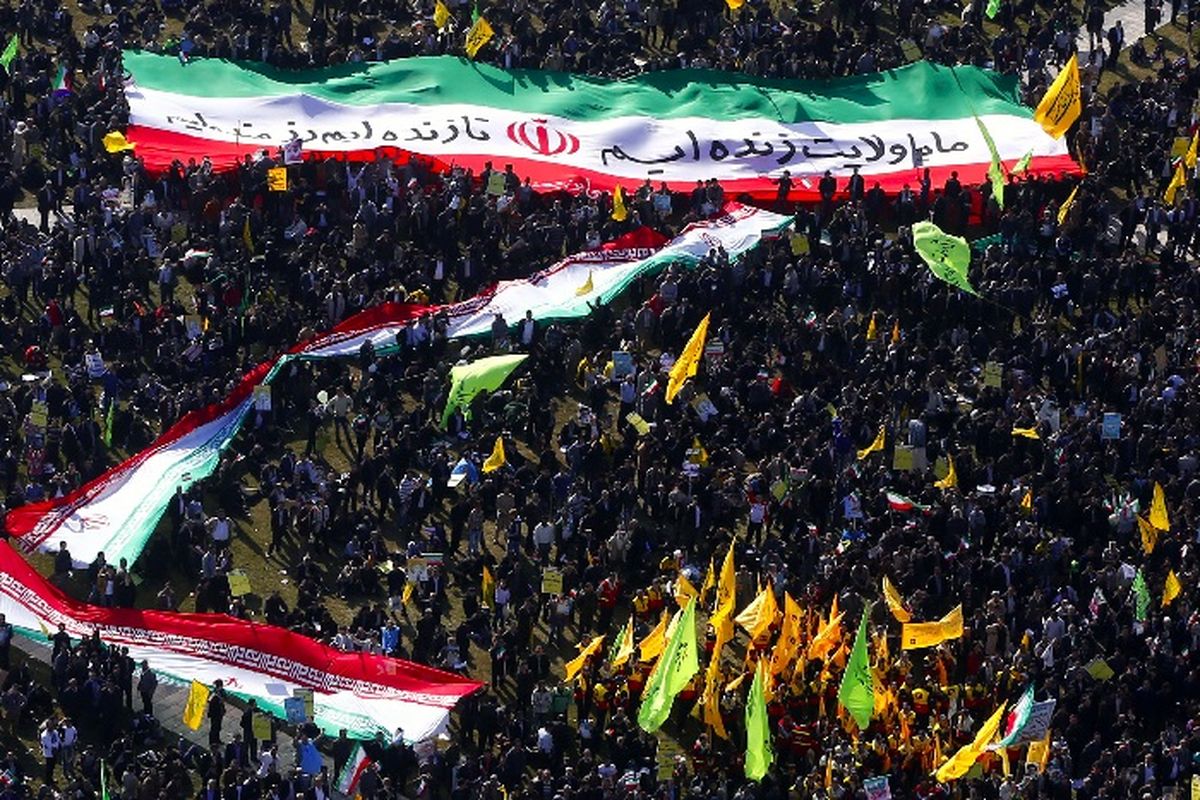 آیا حضور در راهپیمایی ۲۲ بهمن کافیست؟!