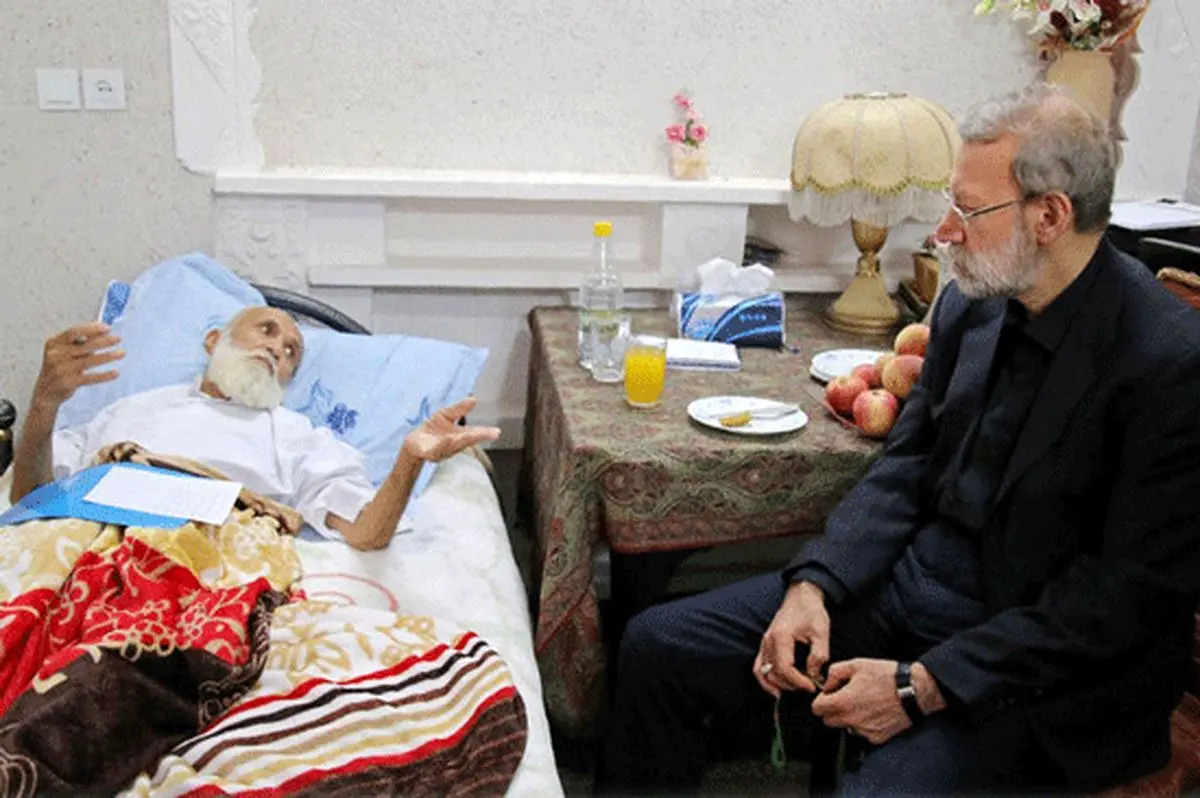 لاریجانی از آیت الله حائری شیرازی عیادت کرد/عکس