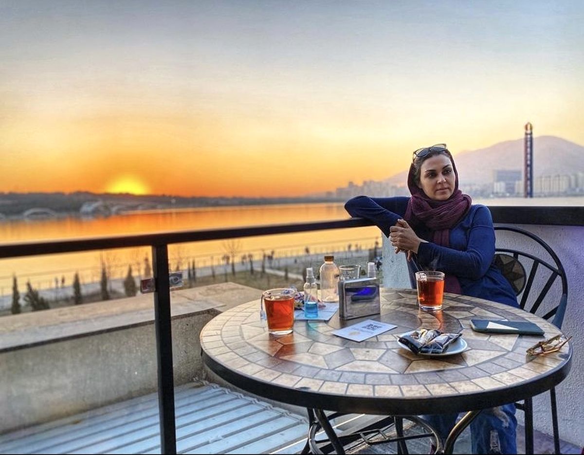 مینا نوروزی در کافه اس لاکچری + عکس