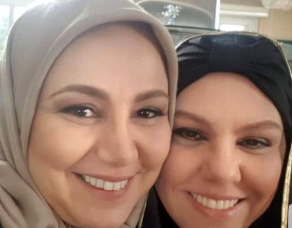  عکس خندان بهنوش بختیاری و افسانه چهره‌ آزاد