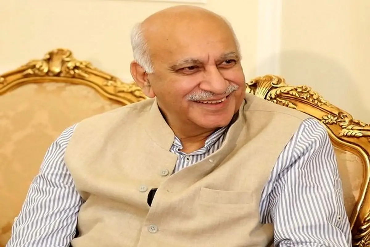 ادای احترام وزیر مشاور در امور خارجه هند به مقام امام راحل 