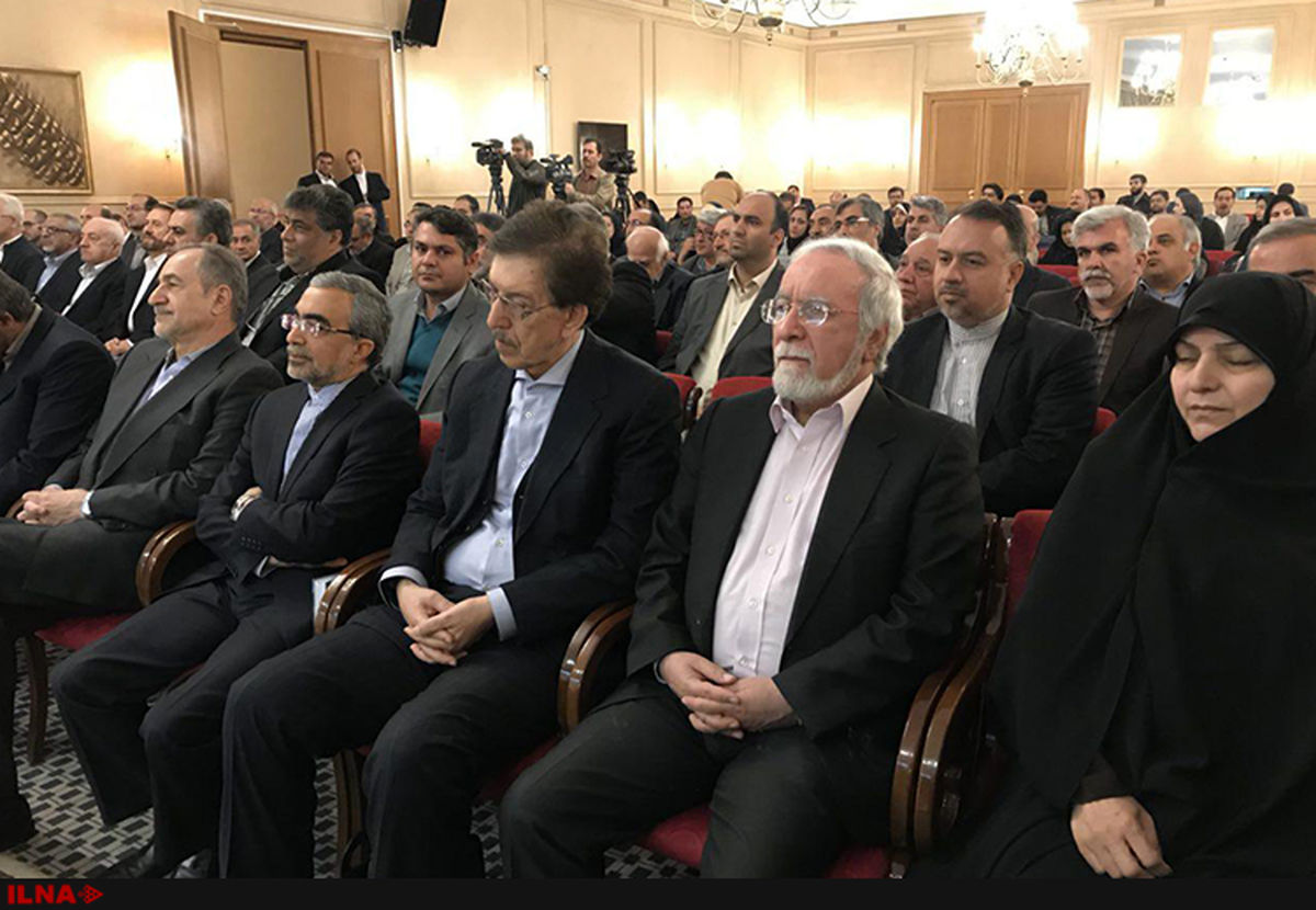 حضور چهره‌های سرشناس در مراسم رونمایی از کتاب علی اکبر صالحی + تصاویر